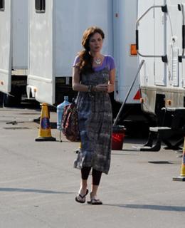Anna Friel feet photo thumbnail
