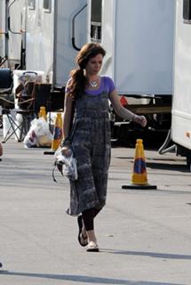 Anna Friel feet photo thumbnail