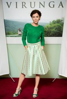 Anna Friel feet photo thumbnail