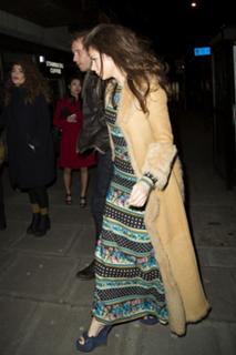 Anna Friel feet photo thumbnail