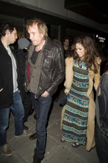 Anna Friel feet photo thumbnail