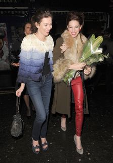 Anna Friel feet photo thumbnail