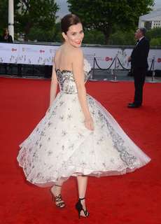 Anna Friel feet photo thumbnail