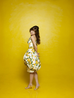Anna Friel feet photo thumbnail