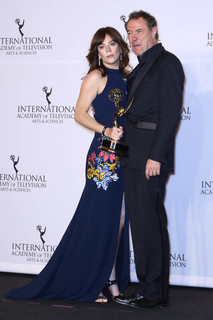 Anna Friel feet photo thumbnail