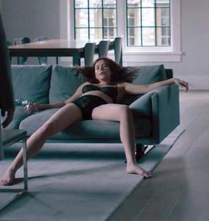 Anna Friel feet photo thumbnail