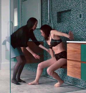 Anna Friel feet photo thumbnail