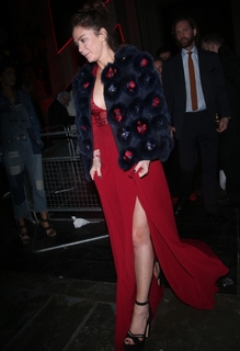Anna Friel feet photo thumbnail