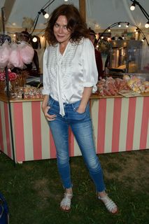 Anna Friel feet photo thumbnail