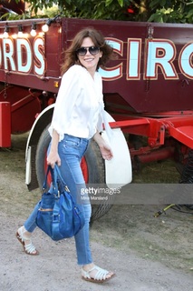 Anna Friel feet photo thumbnail