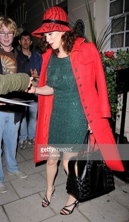 Anna Friel feet photo thumbnail