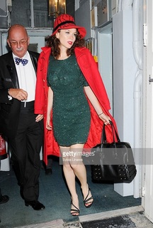 Anna Friel feet photo thumbnail