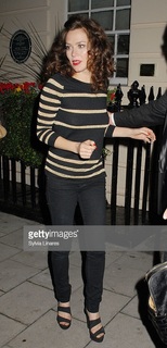 Anna Friel feet photo thumbnail