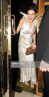 Anna Friel feet photo thumbnail