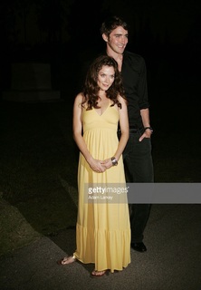 Anna Friel feet photo thumbnail