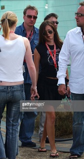 Anna Friel feet photo thumbnail