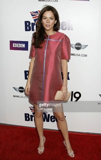 Anna Friel feet photo thumbnail