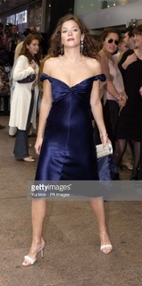 Anna Friel feet photo thumbnail