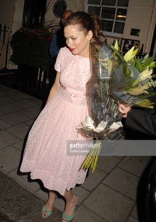 Anna Friel feet photo thumbnail