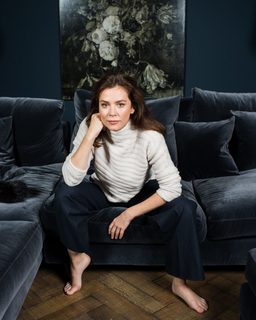 Anna Friel feet photo thumbnail