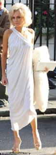 Anna Friel feet photo thumbnail