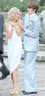 Anna Friel feet photo thumbnail