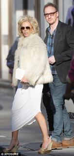 Anna Friel feet photo thumbnail