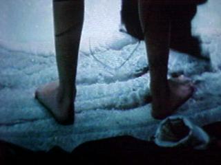 Anna Friel feet photo thumbnail