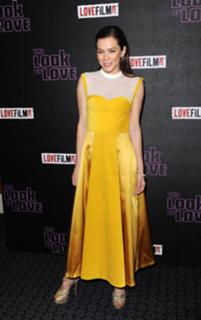 Anna Friel feet photo thumbnail