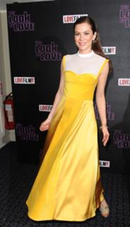 Anna Friel feet photo thumbnail