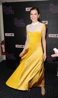 Anna Friel feet photo thumbnail