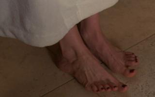 Anna Gunn feet photo thumbnail