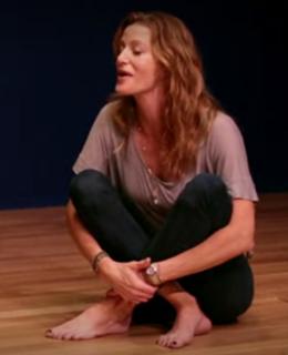 Anna Gunn feet photo thumbnail