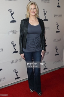 Anna Gunn feet photo thumbnail
