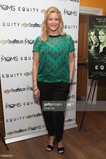 Anna Gunn feet photo thumbnail