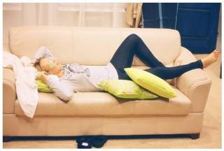 Anna Guzik feet photo 14
