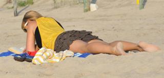 Anna Guzik feet photo 3