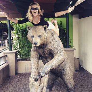 Anna Hutchison feet photo thumbnail