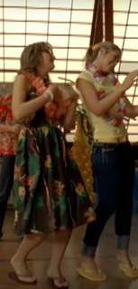 Anna Hutchison feet photo thumbnail