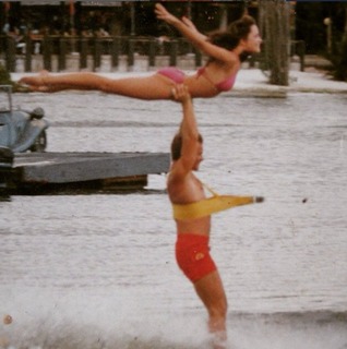 Anna Hutchison feet photo thumbnail