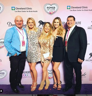 Anna Hutchison feet photo thumbnail