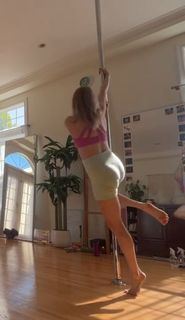 Anna Hutchison feet photo 3