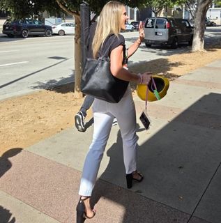 Anna Hutchison feet photo 1