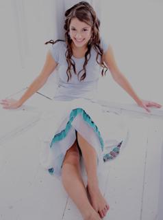 Anna Julia Kapfelsperger feet photo 12