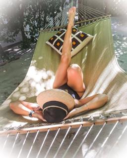 Anna Kachikyan feet photo thumbnail