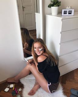 Anna Kaderávková feet photo 12