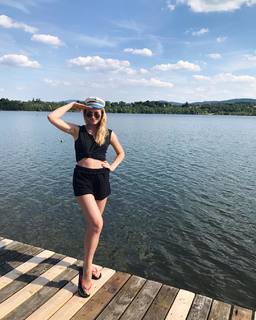 Anna Kaderávková feet photo 5