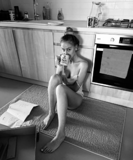 Anna Kaderávková feet photo 16