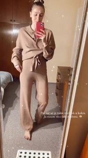 Anna Kaderávková feet photo 9