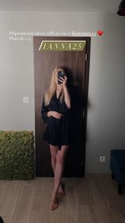 Anna Kaderávková feet photo 1